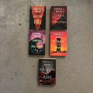 Sarah J Maas: Throne of Glass